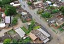 Chuva inunda ruas e a água invade as casas em Itacoatiara